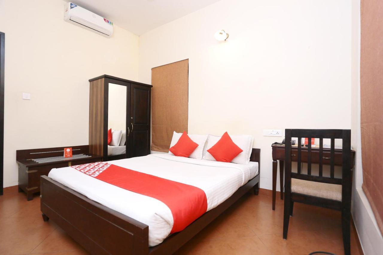 Hotel Oyo 8268 Gokul Ottupura Kochi Zewnętrze zdjęcie